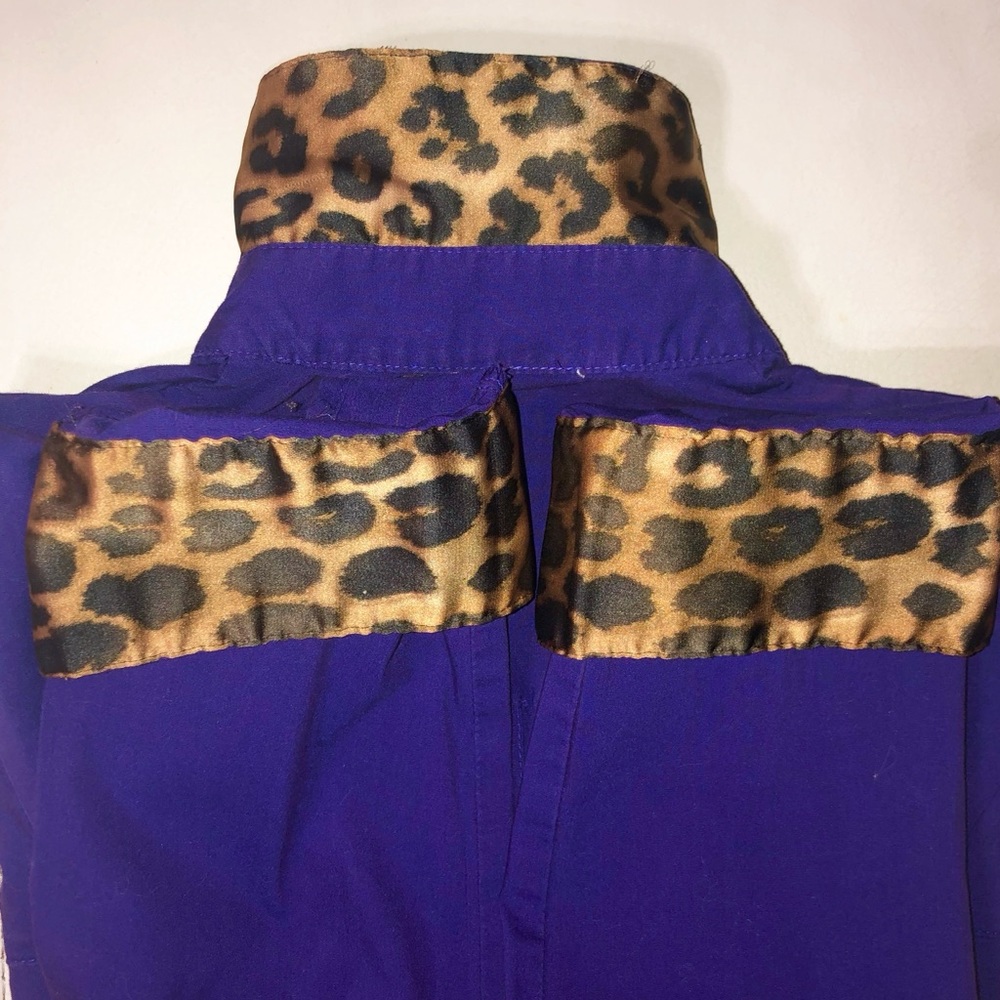 Express Essential Button-Down Blouse - Picture 6 of 9